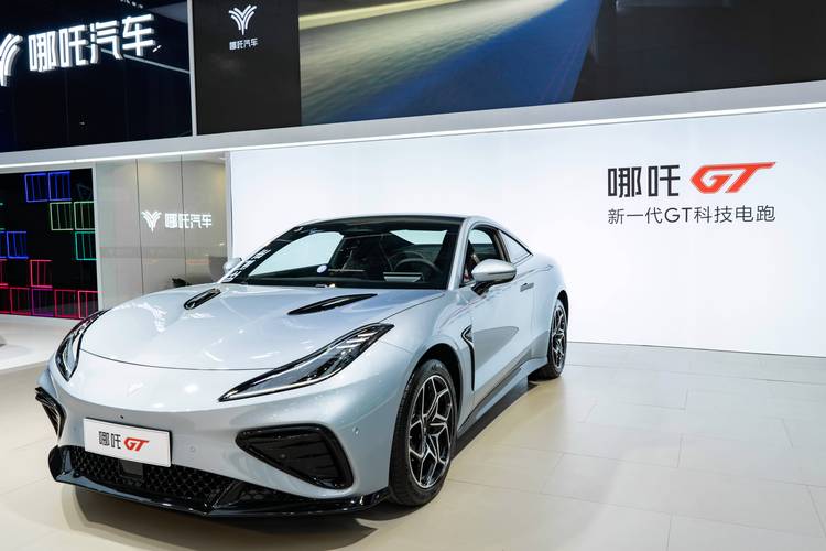 成都金牛区嘉顺泽企业管理咨询哪吒汽车在智能汽车领域的表现，领途汽车在新能源汽车市场中的影响力